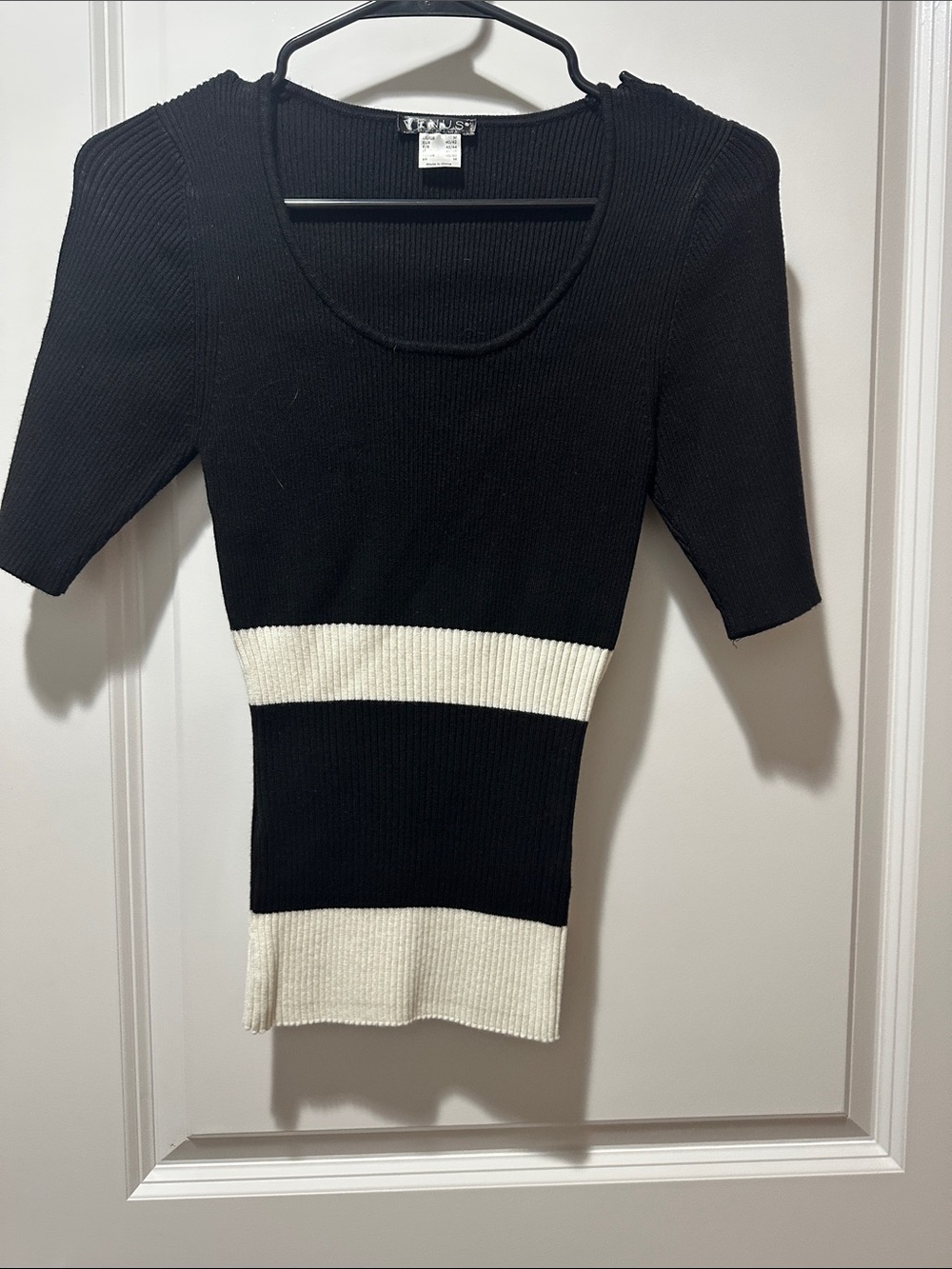 TOUS Black and White Ribbed Scoop-Neck Women's Sweater